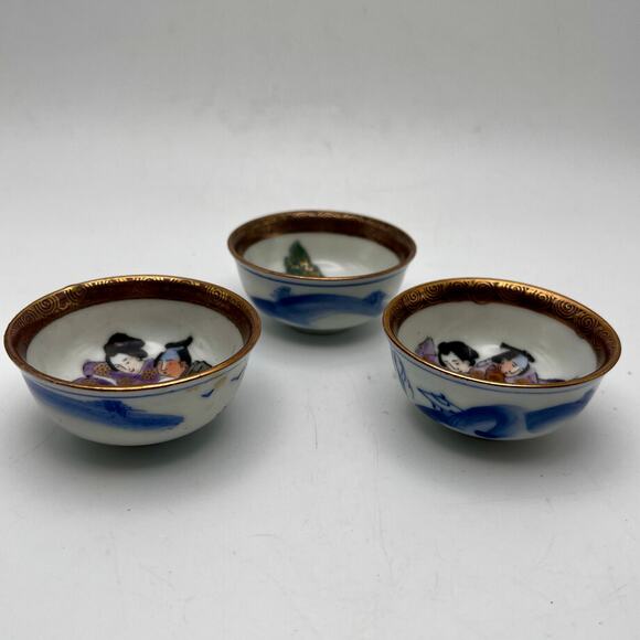 Vintage Japanese Kutani Shunga Erotic Sake Cups Set of 3 Hand Painted Porcelain - Picture 3 of 16